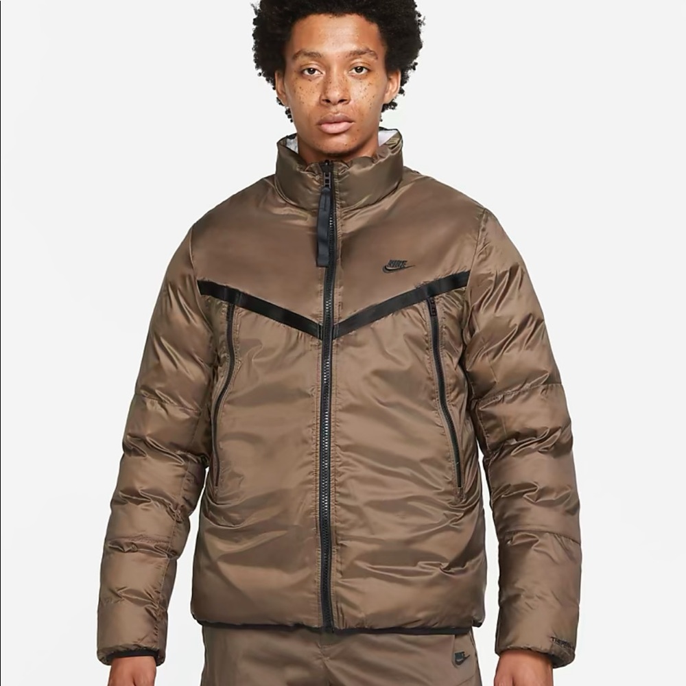Nike sportswear thema-fit jacket size s reverse jacket brown and white Inside